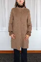 Portrait mode d’un manteau camel élégant.webp
